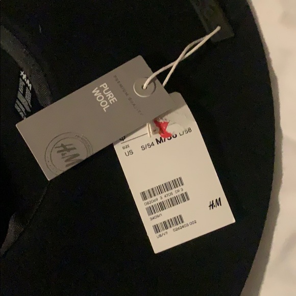 Black belted wool felt hat for fall - Picture 4 of 4